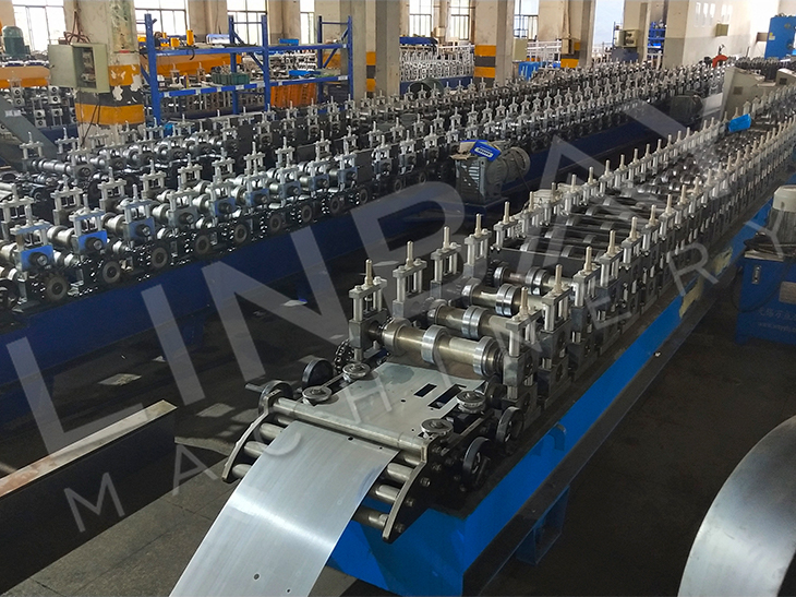Continuously Produced High Speed Flying Saw Cut Metal Door And Window Roll Forming Machine