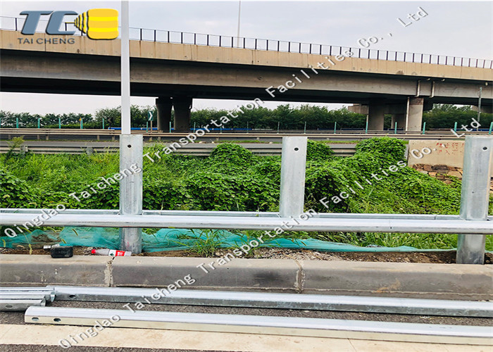 Traffic Safety Roller Crash Barrier Rolling Barrier Environmental Friendly