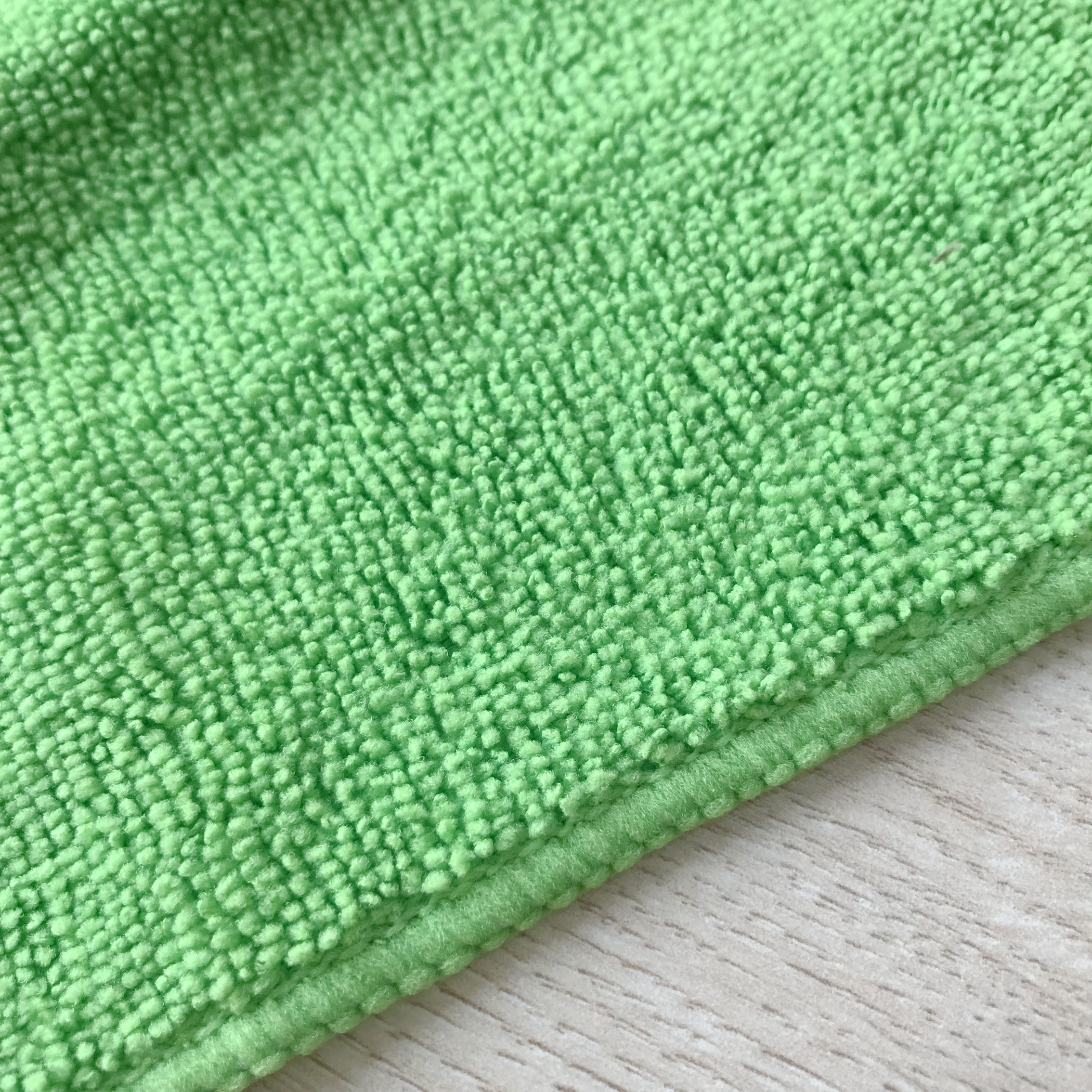High weight warp knitting square microfiber small tea towels 40cm* 40cm OEM in China
