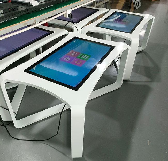 55 '' Digital Touch Screen Table LCD Table With Customized Color Bar LCD Design