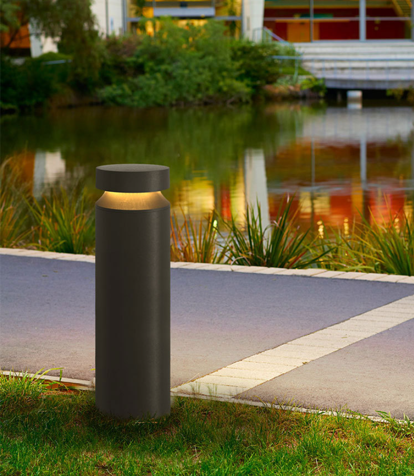 LED bollard light with flood lighting