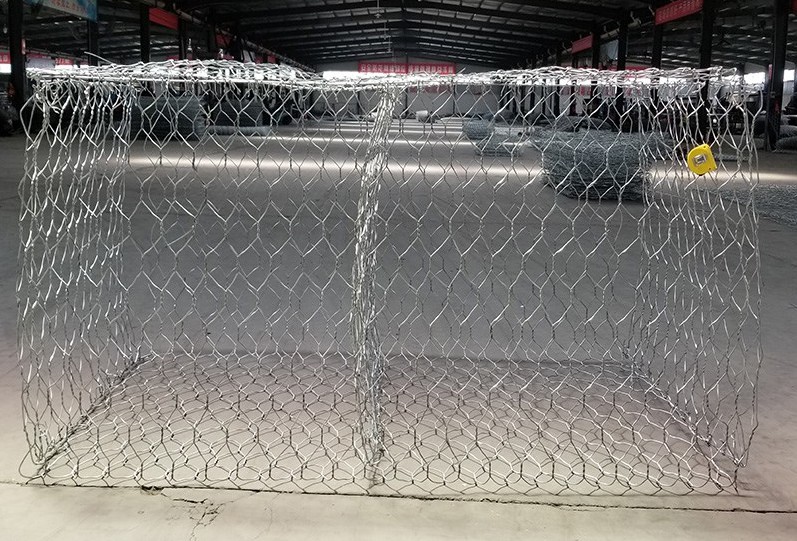 Tray + Plastic Film Gabion Fence System Galvanized Basket Stone Cages
