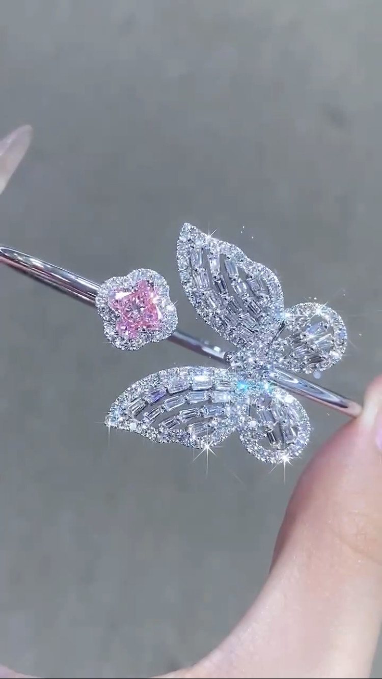 VS1 Lab Grown Diamond Bracelets Four Leaf Clover Lily Cut LV Cut Butterfly Shape