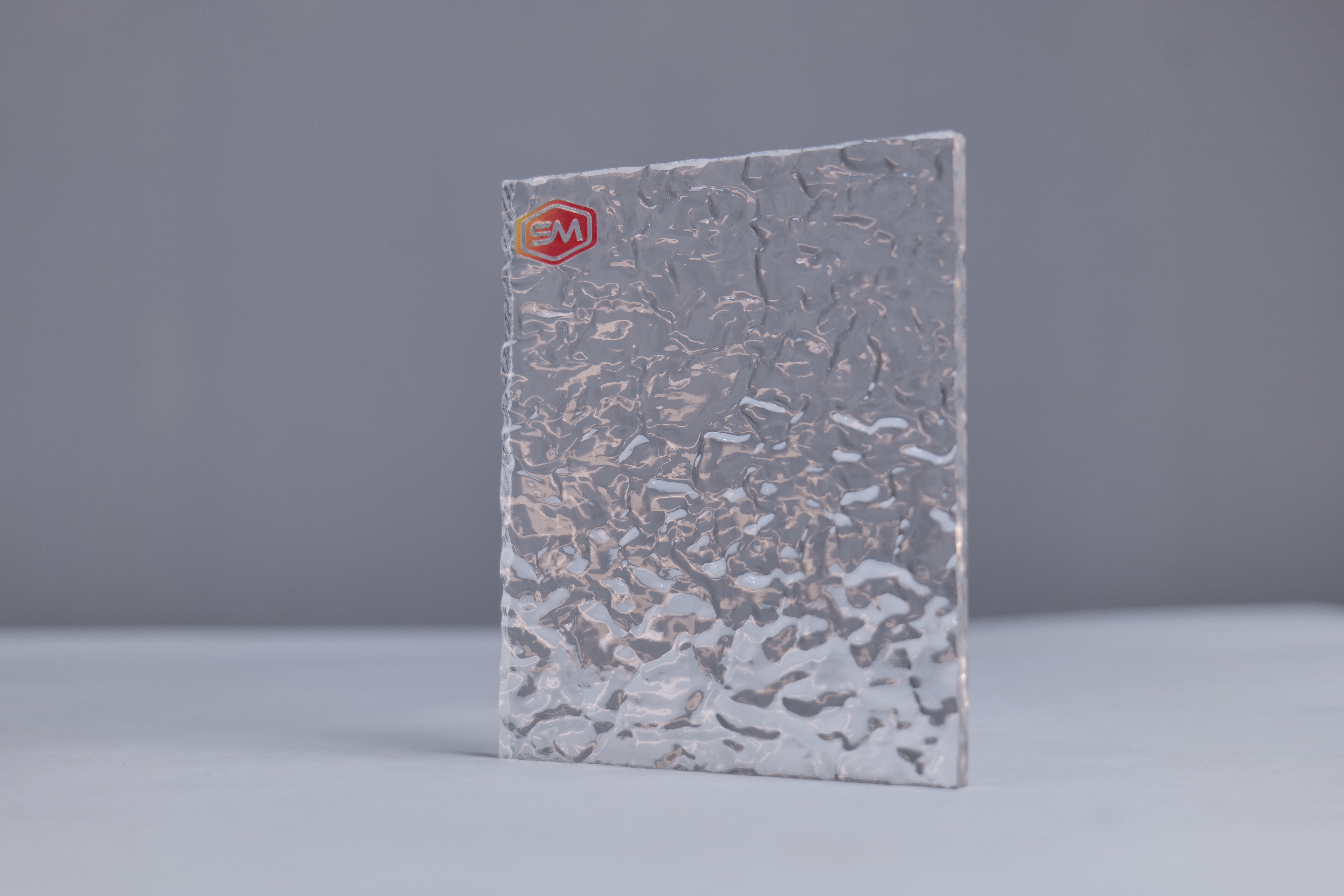 Transparent Textured Acrylic Sheet For High Light Transmittance And Non Yellowing Properties