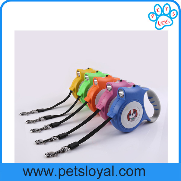 Factory Wholesale Pet Accessories LED Retractable Pet Lead Dog Leash