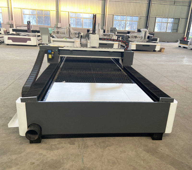 Raycus 1500W CNC Laser Cutting Machine High Accuracy