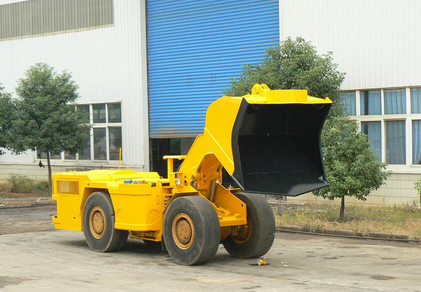 2CBM Underground Equipment RL-2 Load Haul Dump Machine 4000kg Tramming Capacity