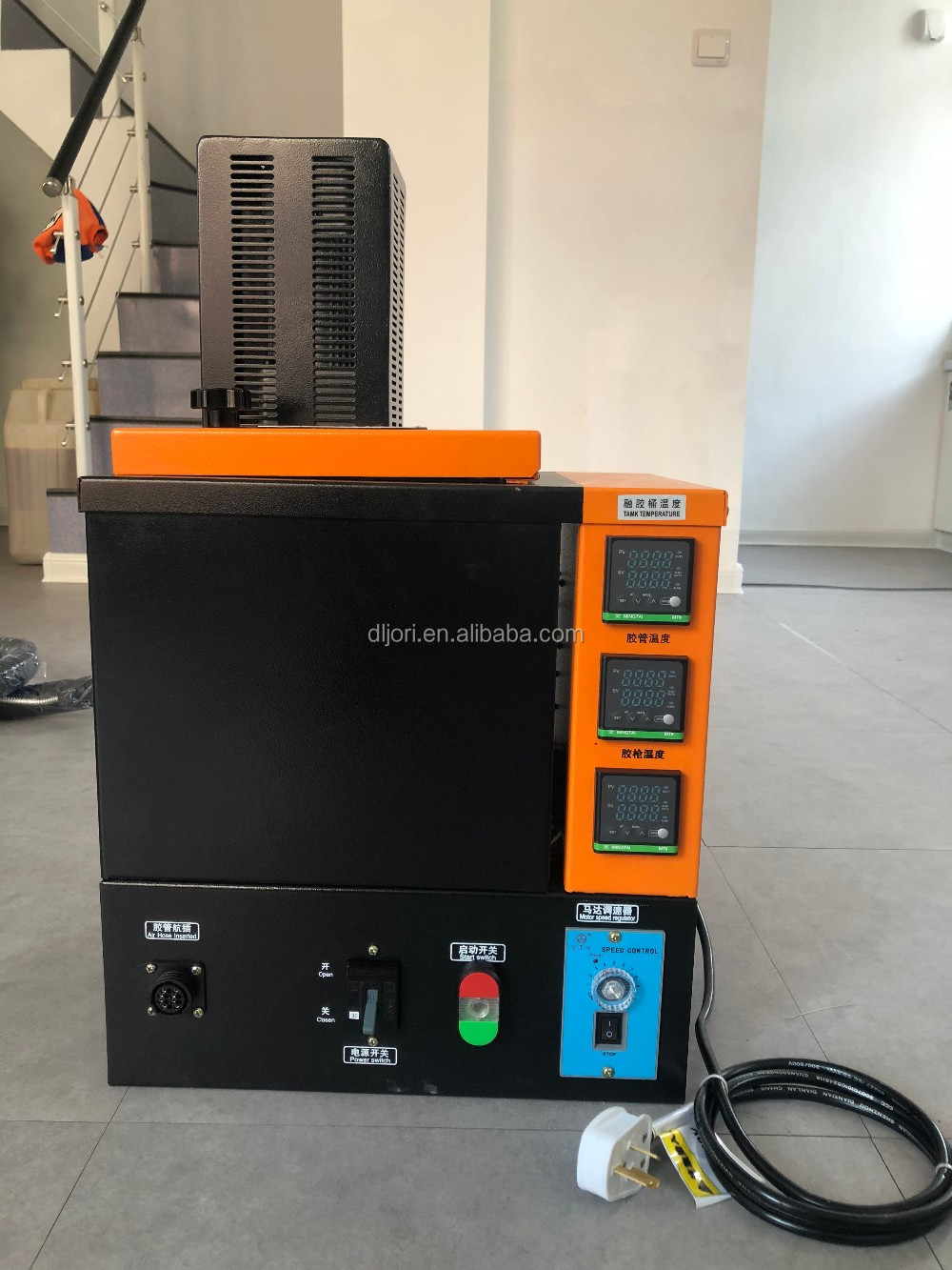 Air Filter Material Hot Melt Glue Machine Good Price Hot Melt Glue Machine with Conveyor