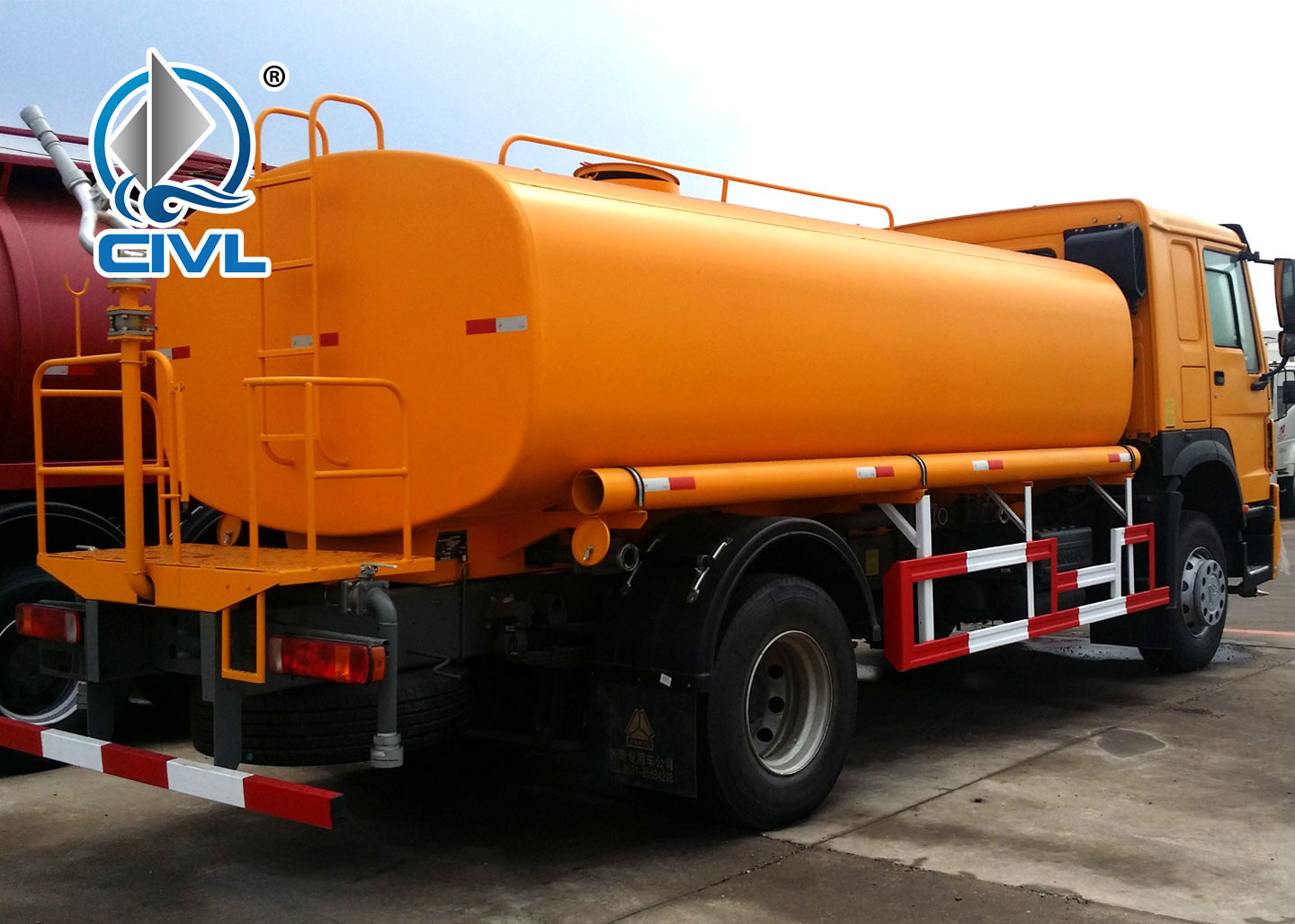 12000L Manual Water Truck With Sinotruk 4x2 Chassis With Front Spray And Rear Spread Sprinkler