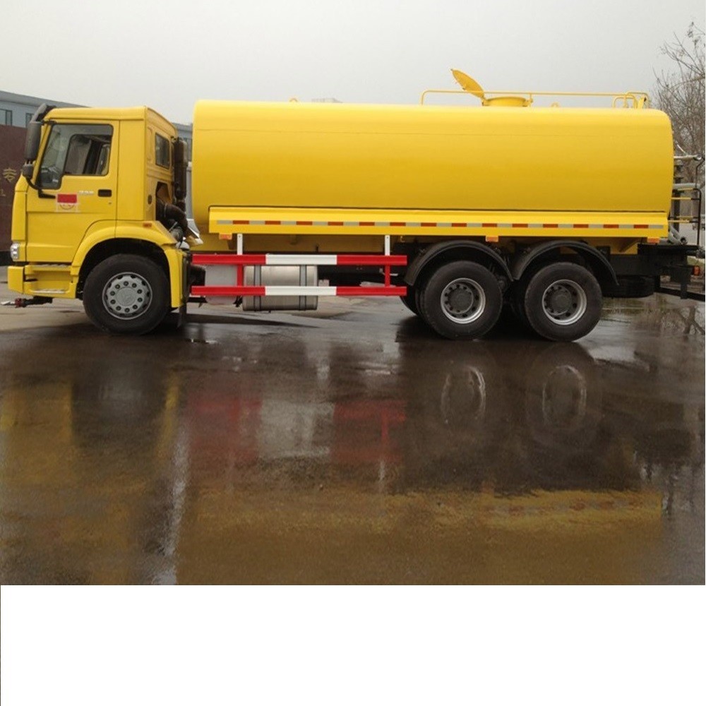 Curb Weight 6x4 20000 Liter Water Tank Truck HOWO 30000kg Payload 11970kg