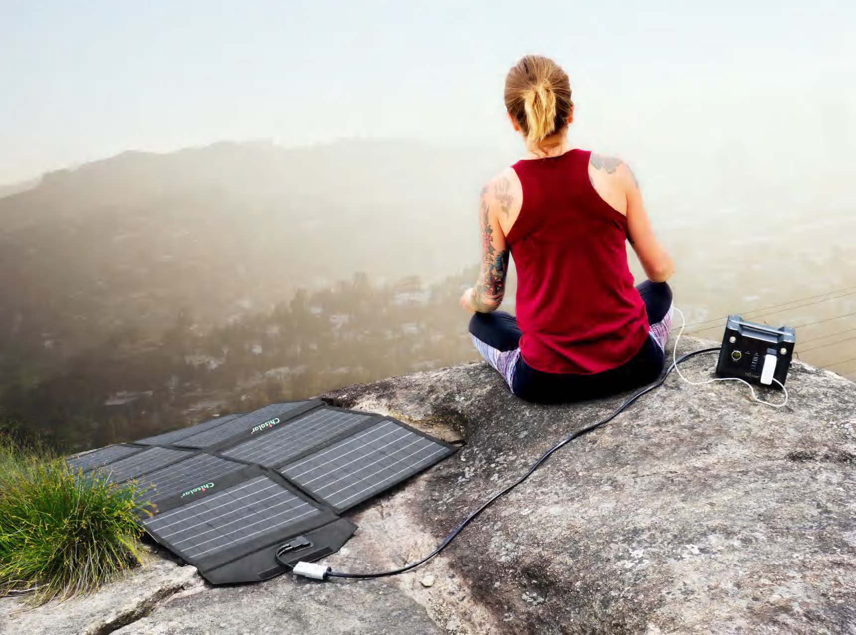 Portable Foldable Solar Panel High Efficiency Outdoor Camping Folding Solar Panels 120W