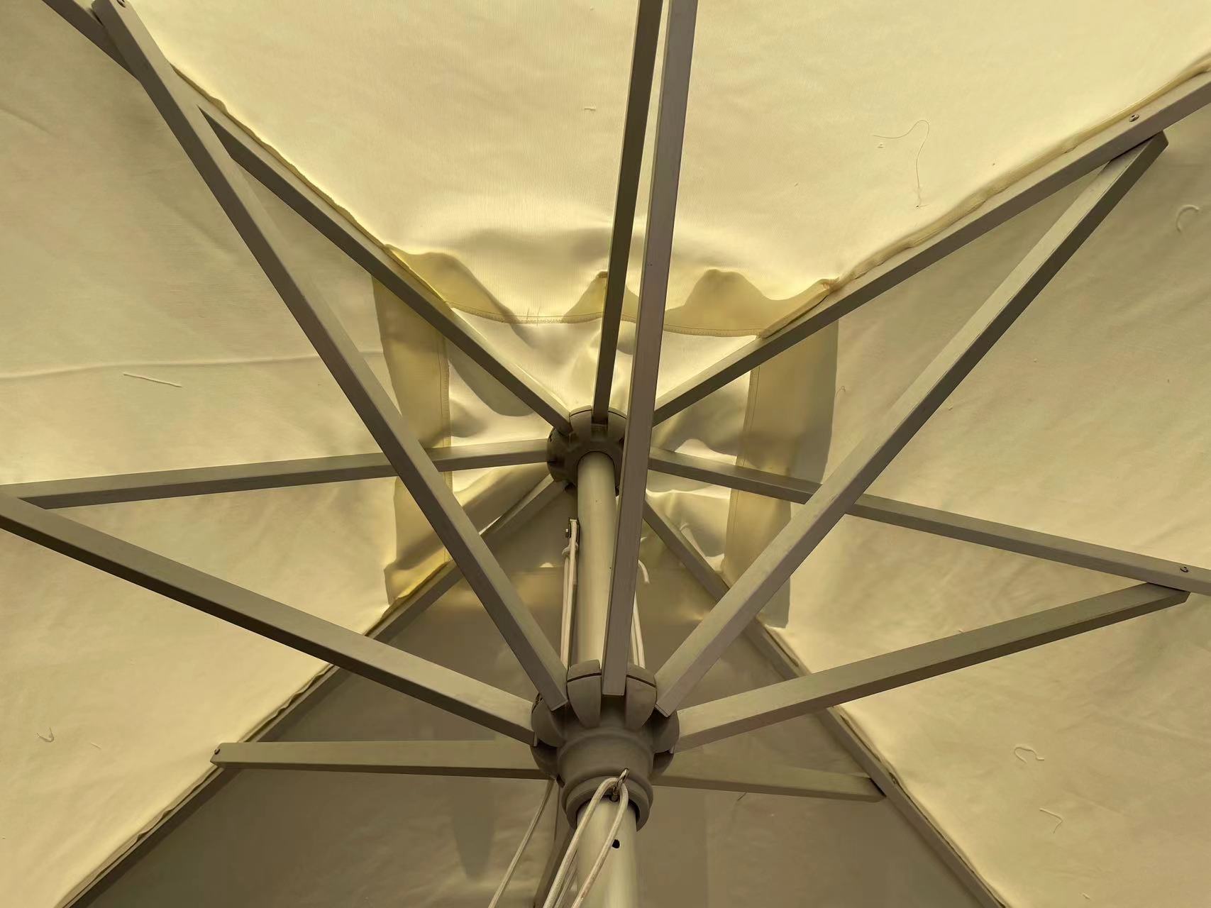 Aluminum Frame Square Garden Umbrella with UV50 Protection and 280g Polyester Fabric