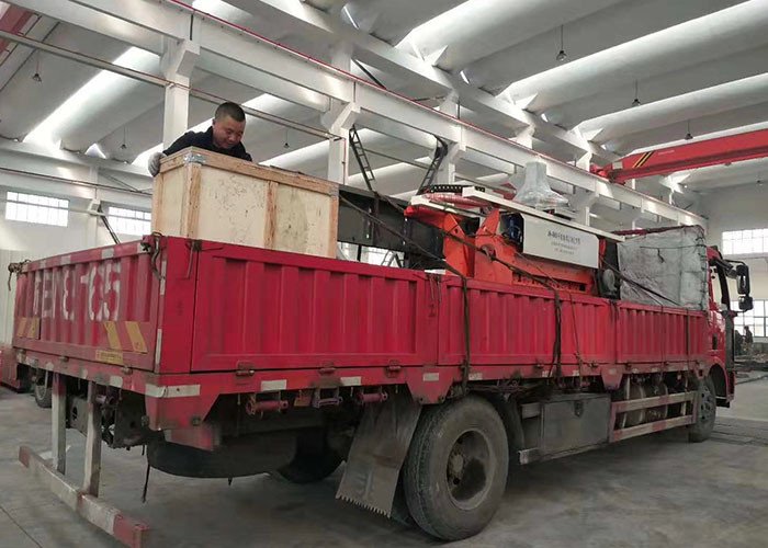 1500mm 2000KG Overlay Welding Machine For Stainless Steel