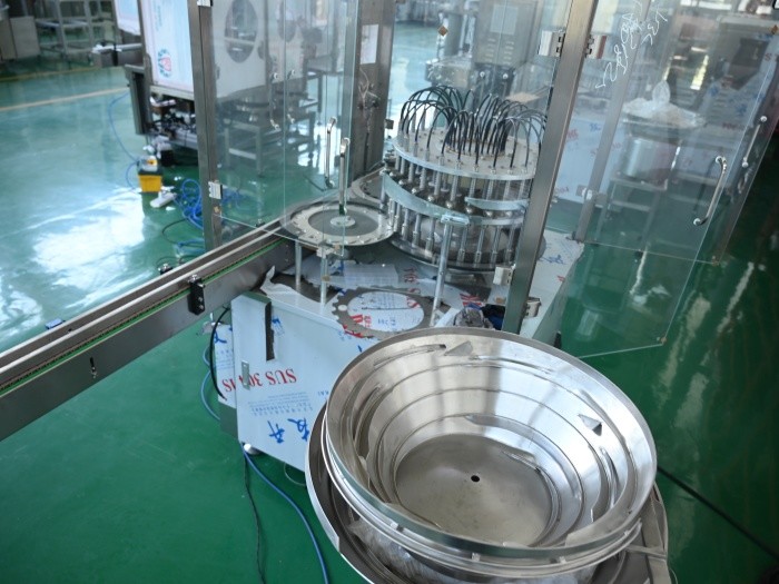 Pharma Stoppering Machine Oral Liquid Bottles Syrup Bottles Aluminum Caps Sealing With PLC