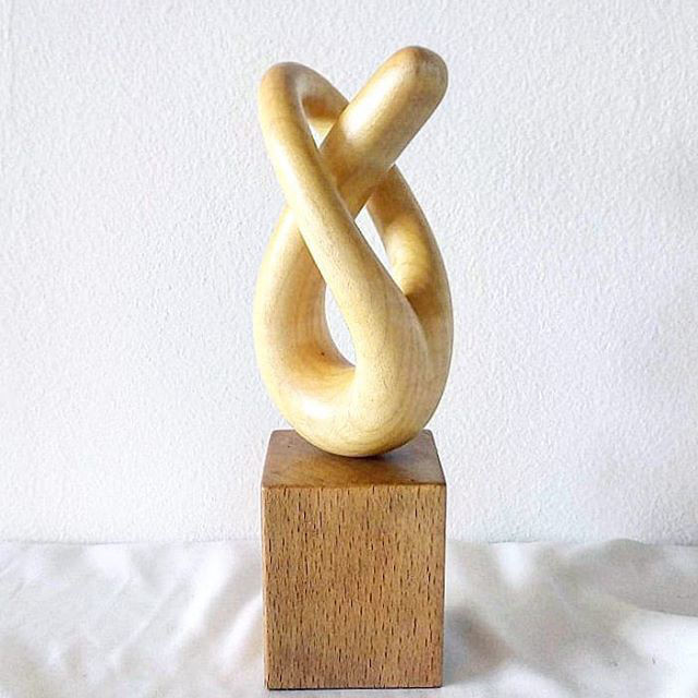 Inspired Aesthetic Handmade Wooden Sculptures Art Display ISO9001 Approved