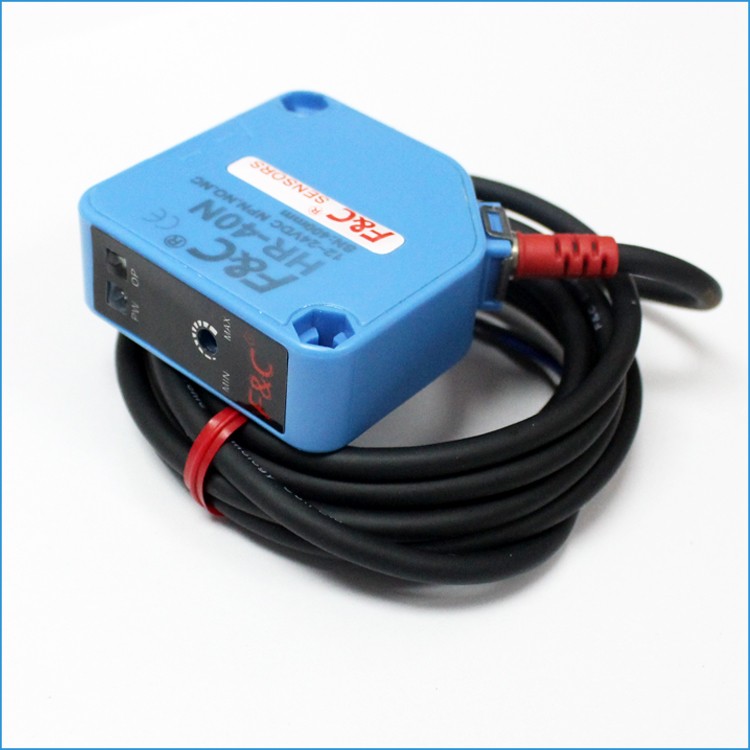 12Volt 4 Wire Reflective Photoelectric Sensors Switch PNP Diffuse Square Sensor.jpg