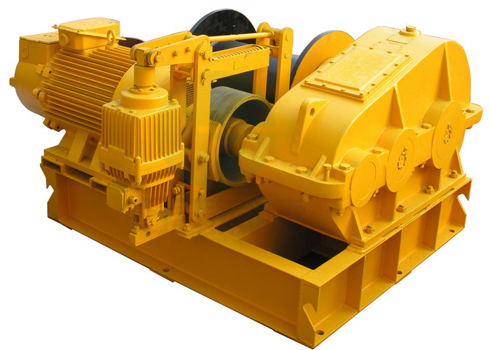 Large capacity building construction winch to lift construction materials