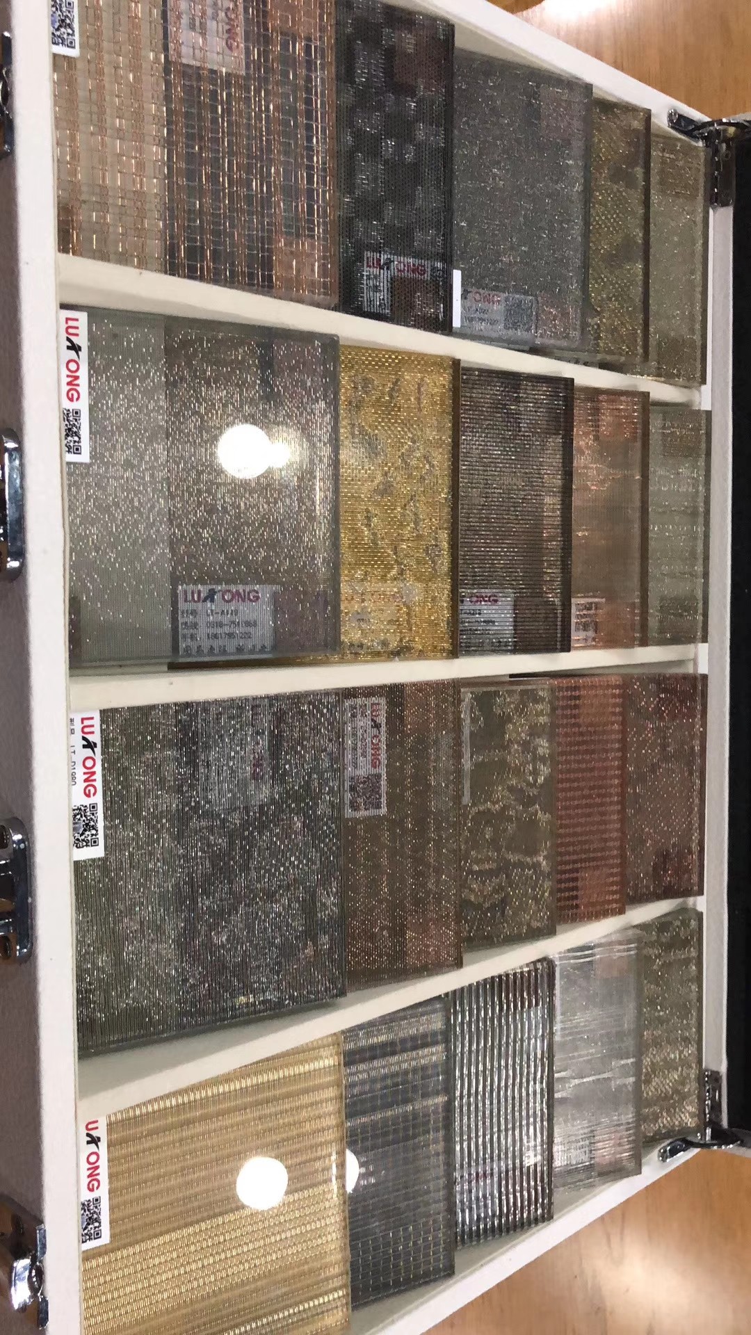 Decorative Architectural Wall Cladding Woven Wire Mesh Laminated Glass