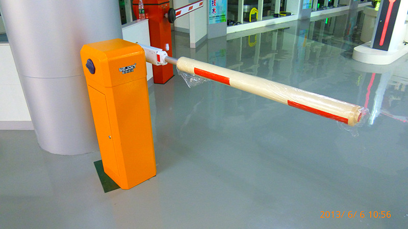 No Clutch Die Casting Parking Barrier Gate 6m Boom For High Traffic