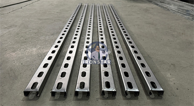 41*21 / 41*41 / 41*72mm 3 sizes in 1 Solor bracket roll forming line in Mexico Photovoltaic bracket forming machine