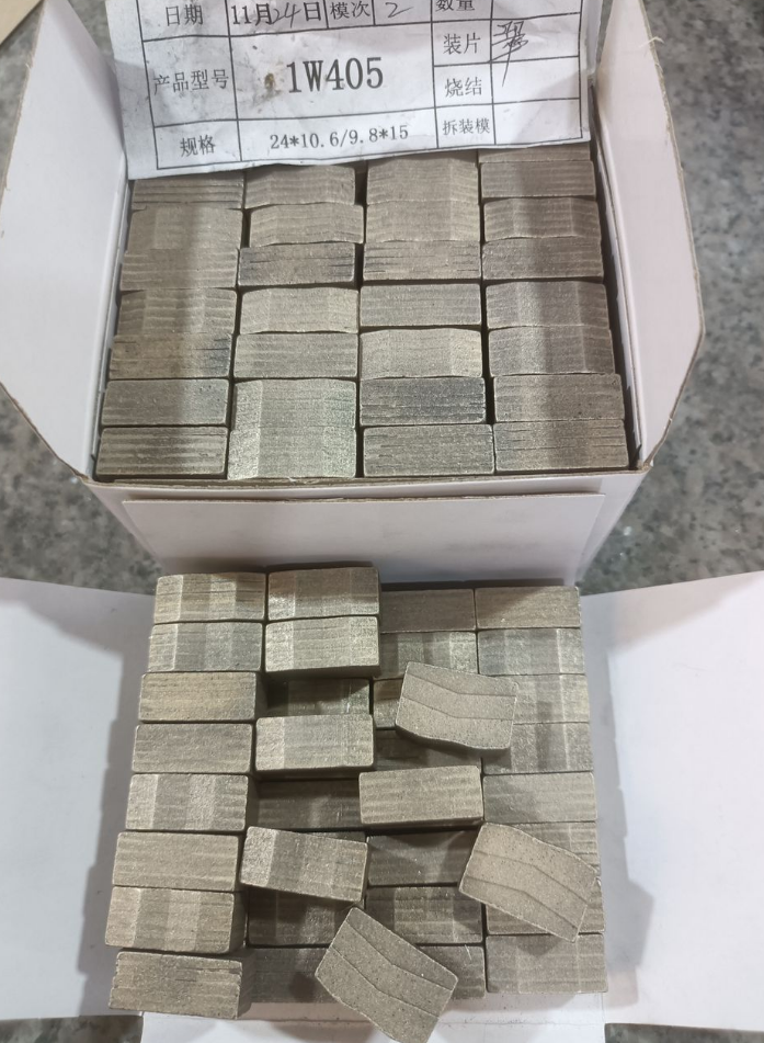 Hard Granite Stone Cutting Diamond Segment For Single Blade 2000mm