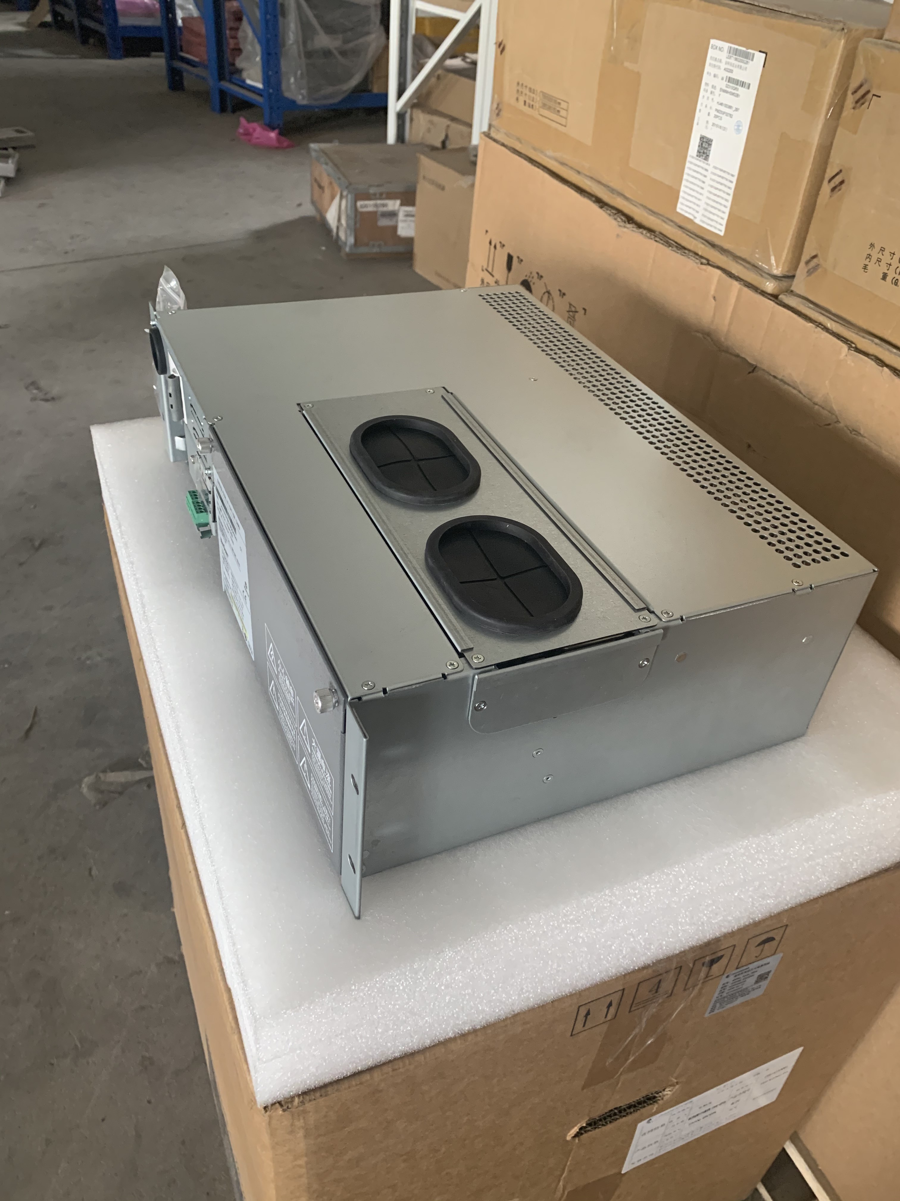 Vertiv 48V 90A Embedded DC Power Supply System Emerson Netsure 531 A31-S3 With R48-2000A3 R48-2000e3 Rectifier Module