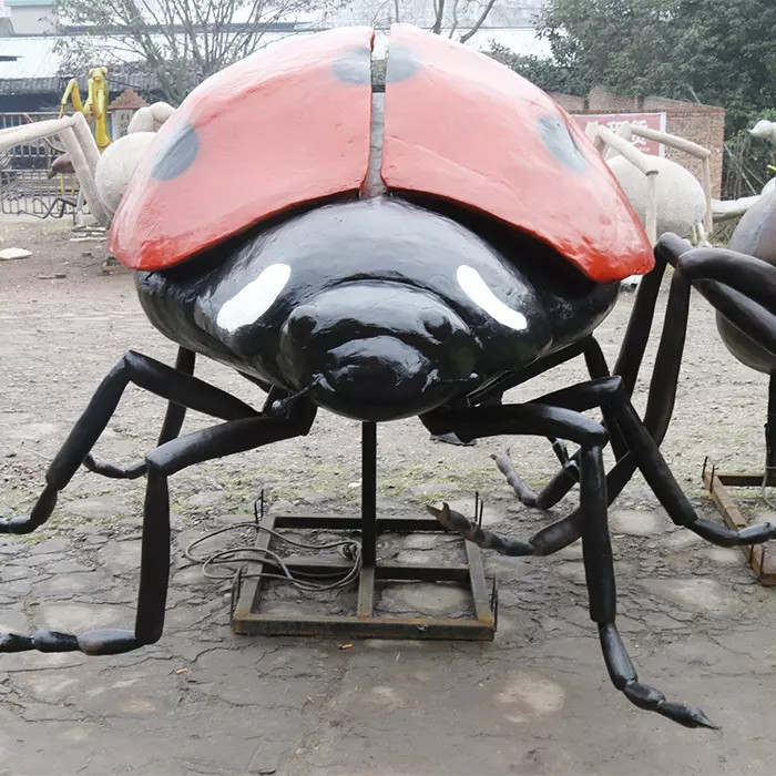 Life Size Animatronic Insects 1.8m Children Age 12 Months Warranty