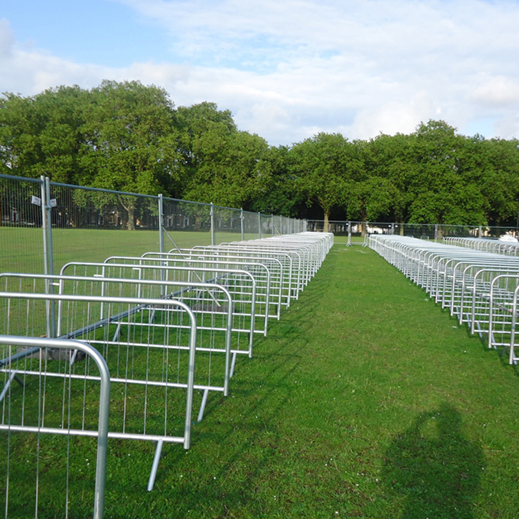 Wholesale price pedestrian barricade interlocking Tempory Fence cheap galvanized metal crowd control barrier fence