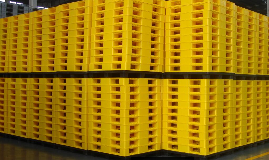 Good Quality 1200*1000 hygienic supplier of injection molded plastic pallets for racking