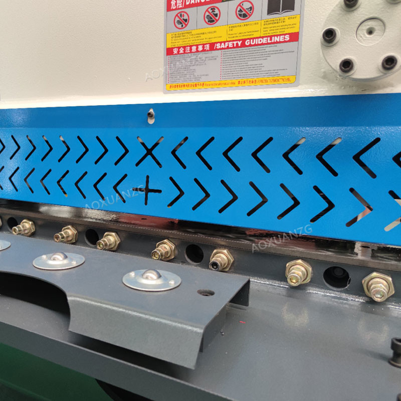 CNC Hydraulic Guillotine Shear Machine Advanced Configuration QC12K-4*2500