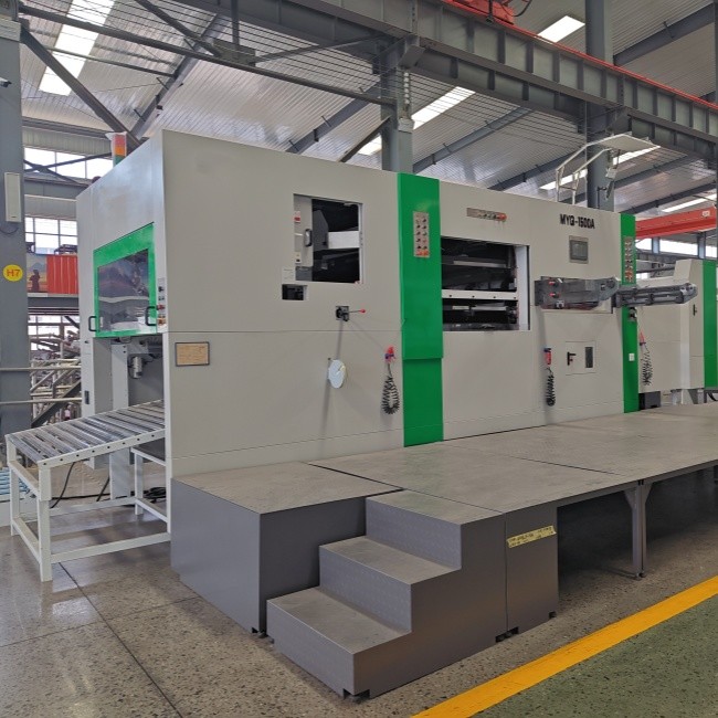 MYQ1500A Automatic Lead Edge Feeder Die Cutting And Creasing Machine