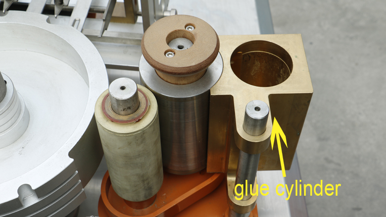 Wet Glue Bottle Labeling Machine with Automatic Labeling and 1mm Label Accuracy