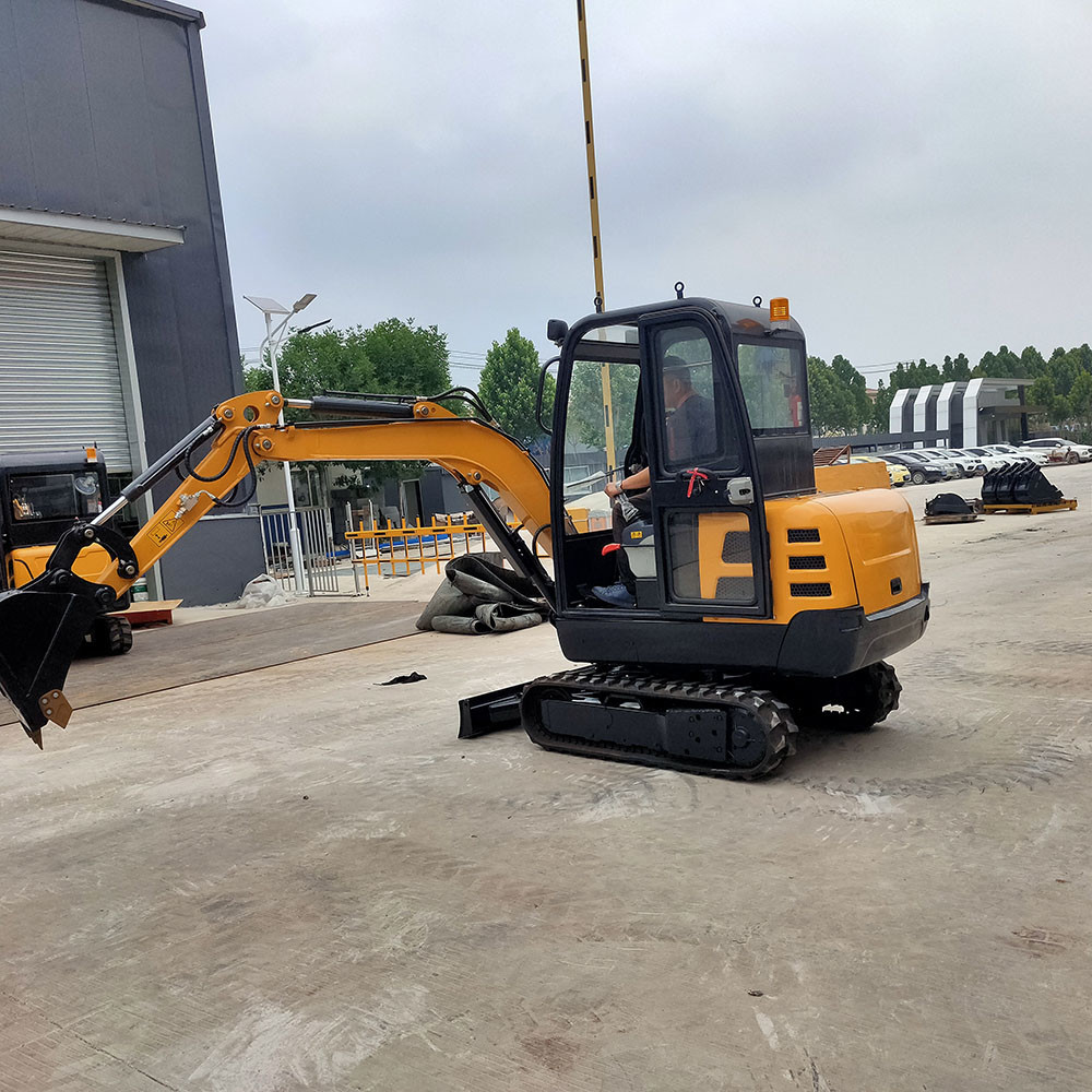 2.5tone Mini Hydraulic Excavator Retractable Shoes Mini Digging Machine