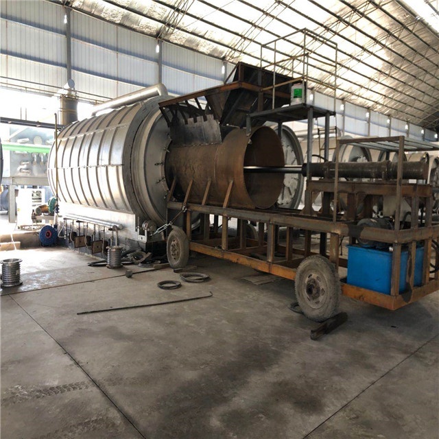 Raw Material Rubber 2022 Thermal Cracking Machine Refines Waste Tyres to Oil Equipment