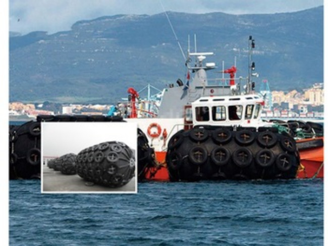 Pneumatic Ship Rubber Fender 2500mm X 5500mm Chain Tyre Net 0.05mpa