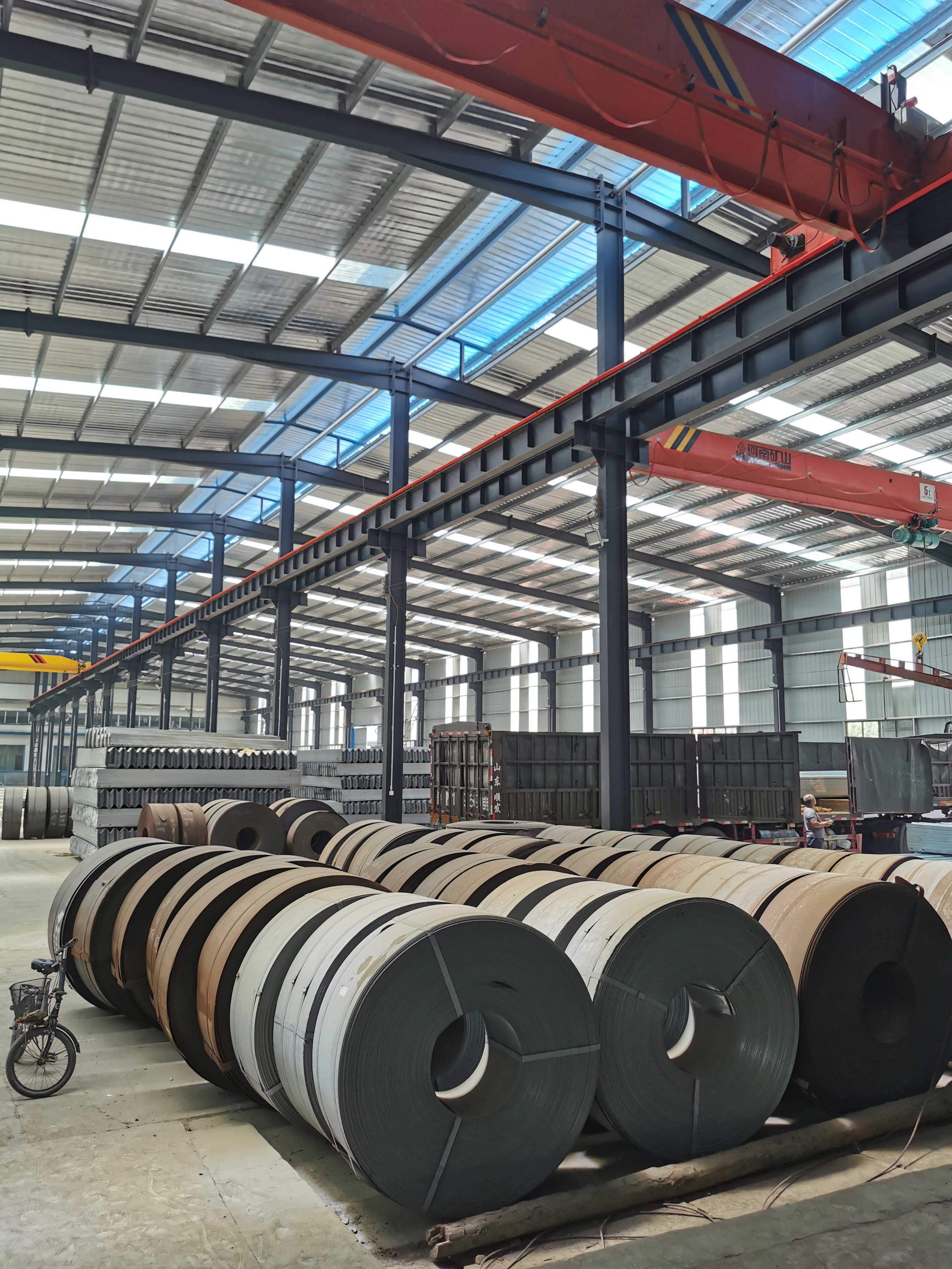 Corrugated Galvanized Steel W Beam Highway Guardrail Crash Barrier for Outdoor Safety