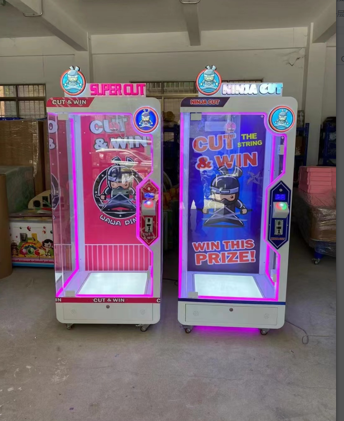 PLAYFUN Coin operated smart cut prize gift vending machine