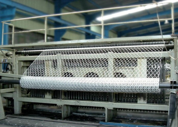 Hot Dipped Galvanized Hexagonal Wire Mesh 10-200m Galvanised Hexagonal Wire Netting