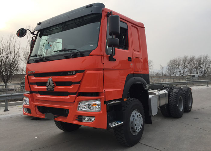 Tow Tractor Trailer Truck LHD 6x4 371HP Flat Roof Cabin SINOTRUK HOWO Truck