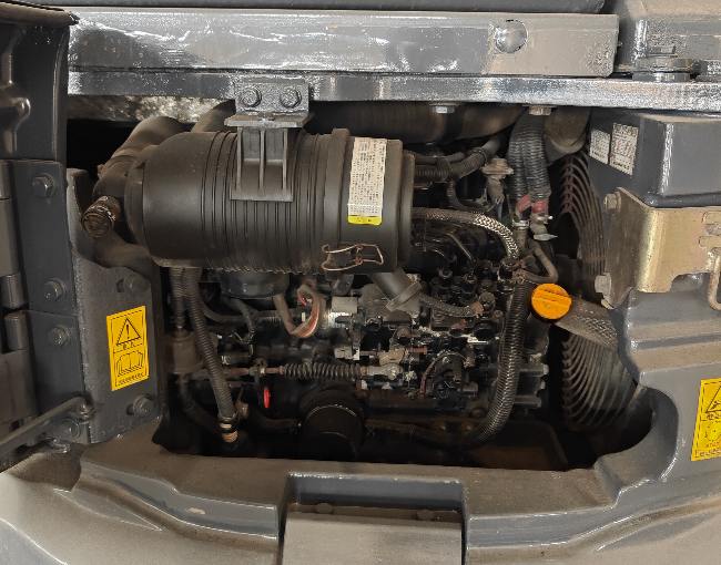 Komatsu PC50 Excavator Engine