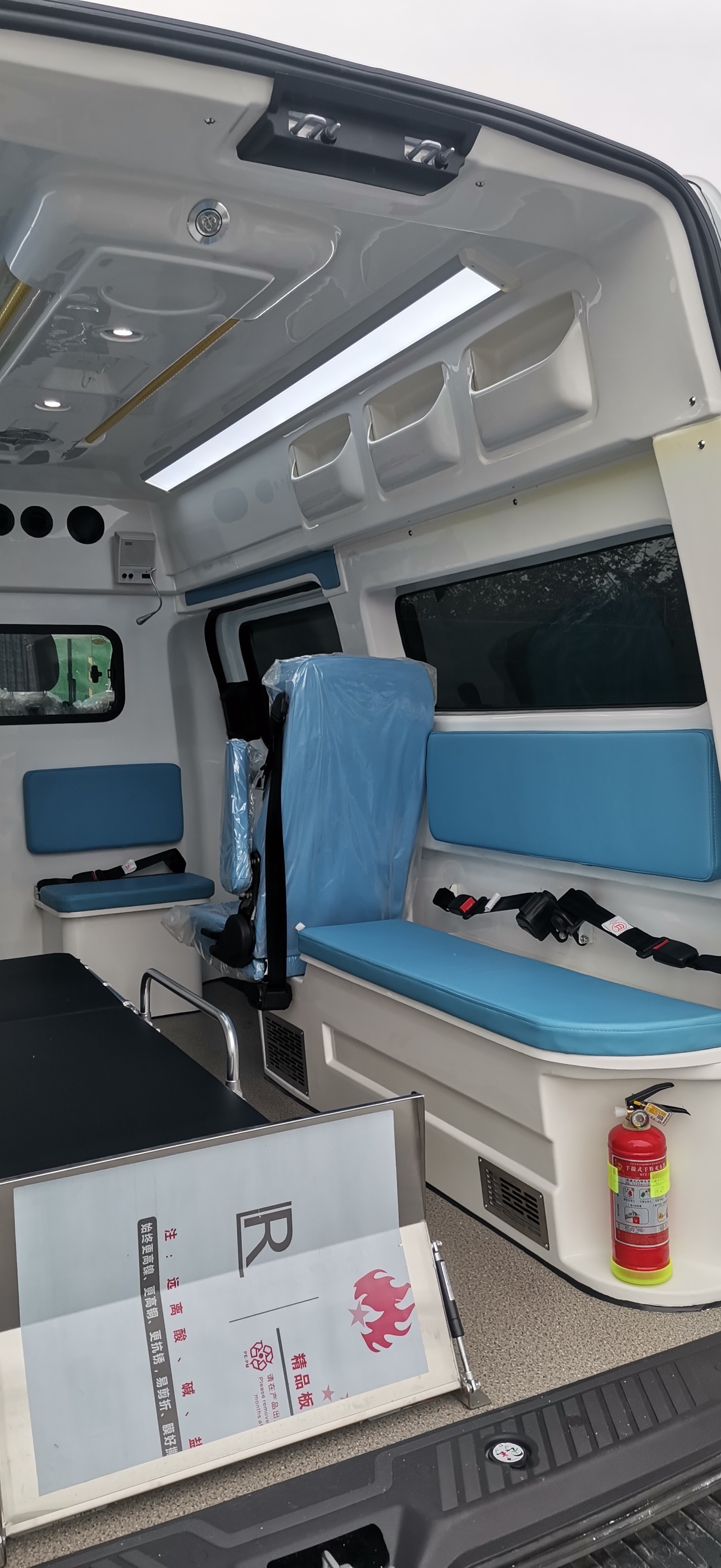 Ford Transit Medical Ambulance Gasoline 8 Seats Ford Transit Box Ambulance