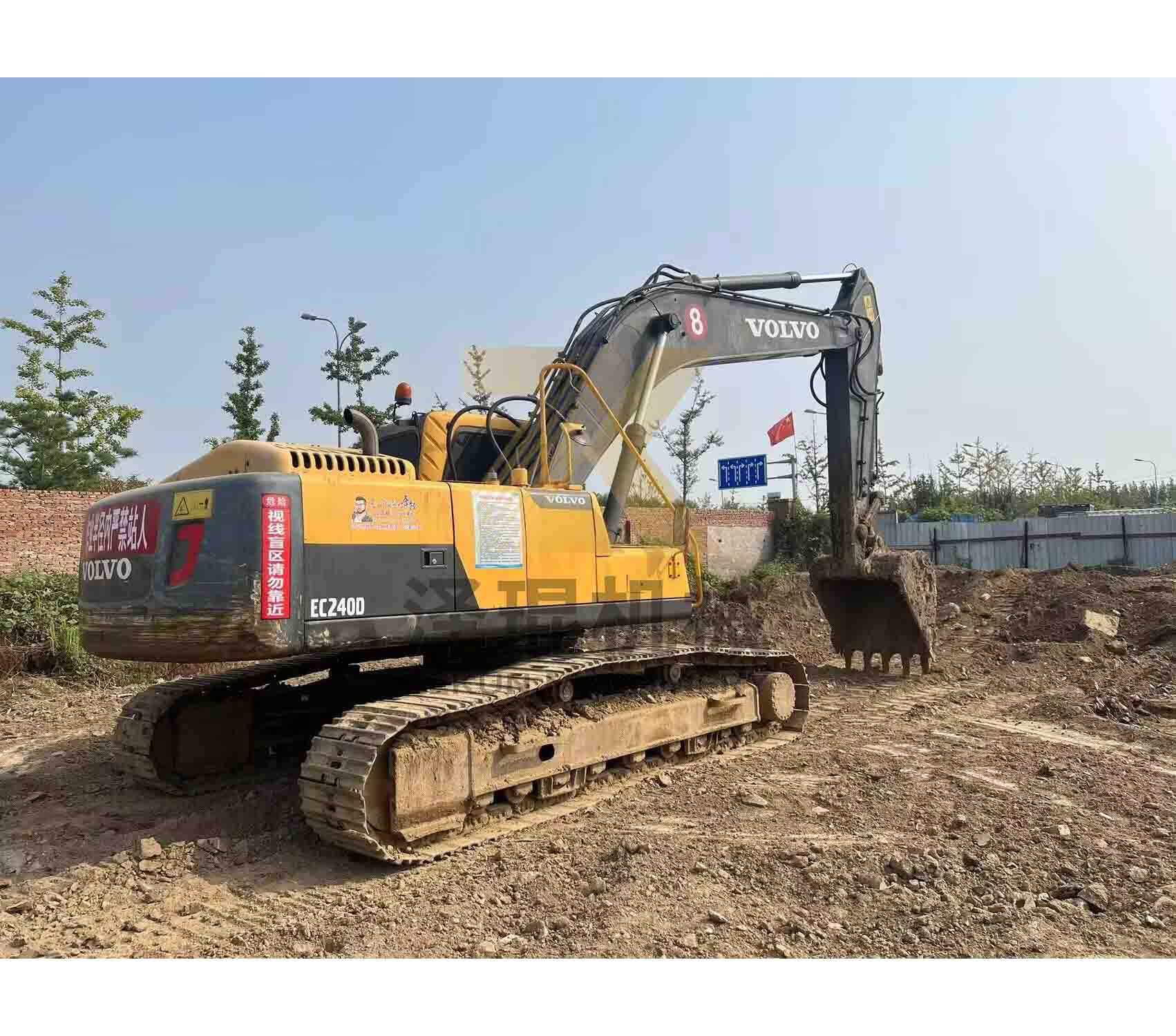 Used Volvo Ec240d Excavator Construction Machine with Other Hydraulic Pump and 1.2-1.51m3 Bucket Capacity at Affordable