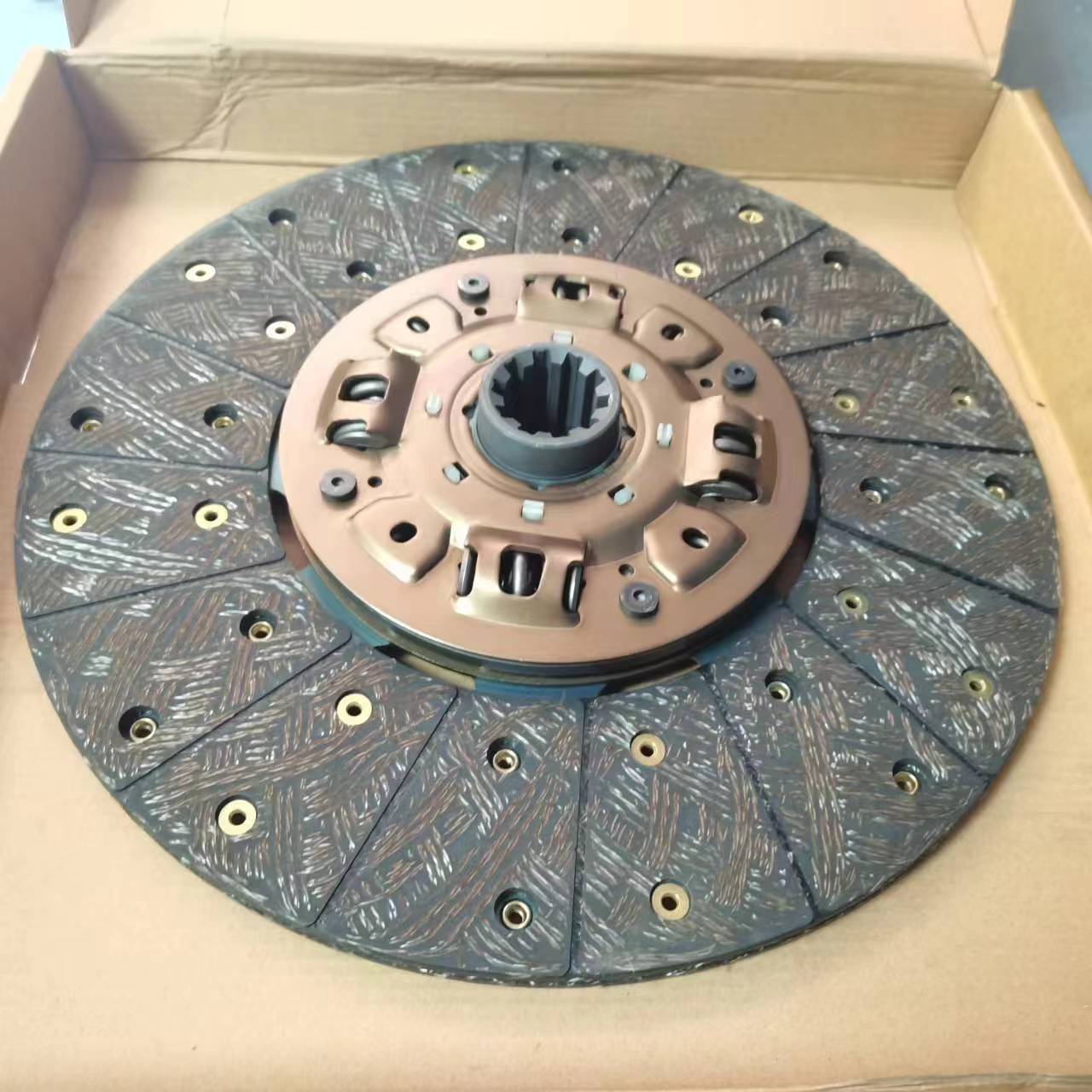 Foton Truck Engine Accessories Clutch Plate Clutch Assembly Pressure Plate DS362