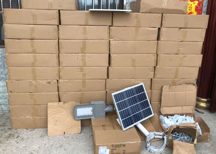 1300Lms 90w Led Solar Street Lights High Lumen Induction Power