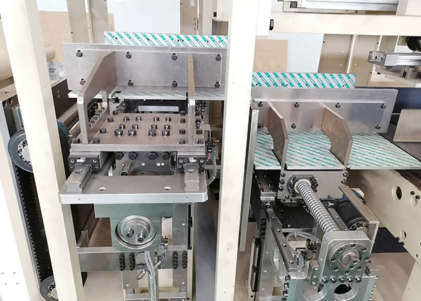 1200-1500 bags/min Automatic Diaper Bagger With PLC Control Automated Operation