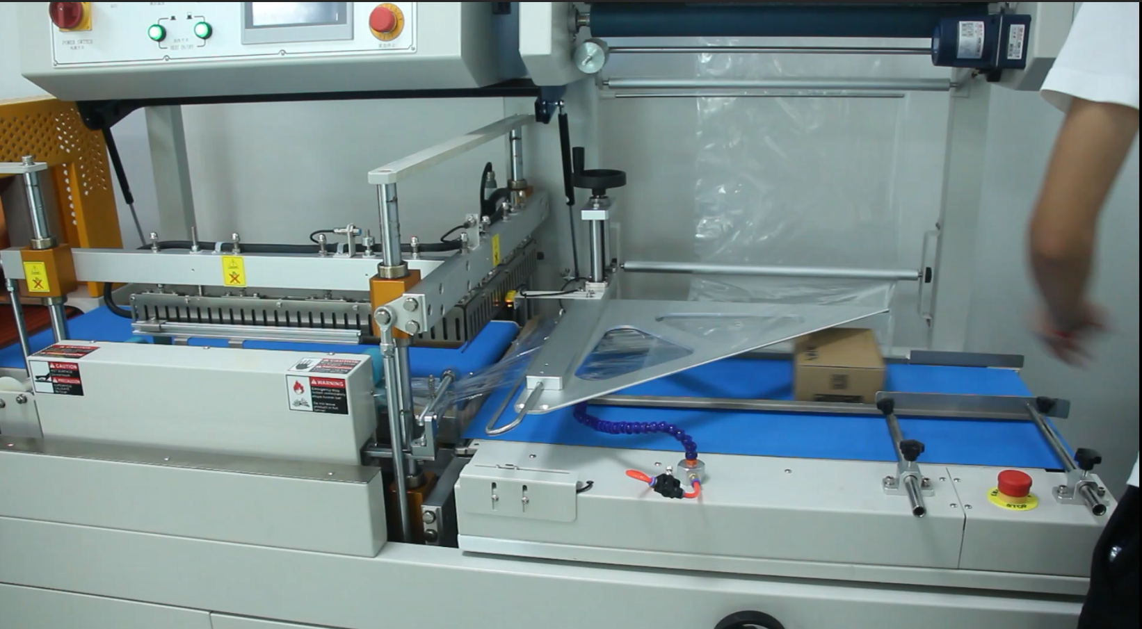 Automatic bottle shrink wrap packing machine PVC Film Heat Tunnel Shrink Wrapping Machine for water bottles aluminum cans