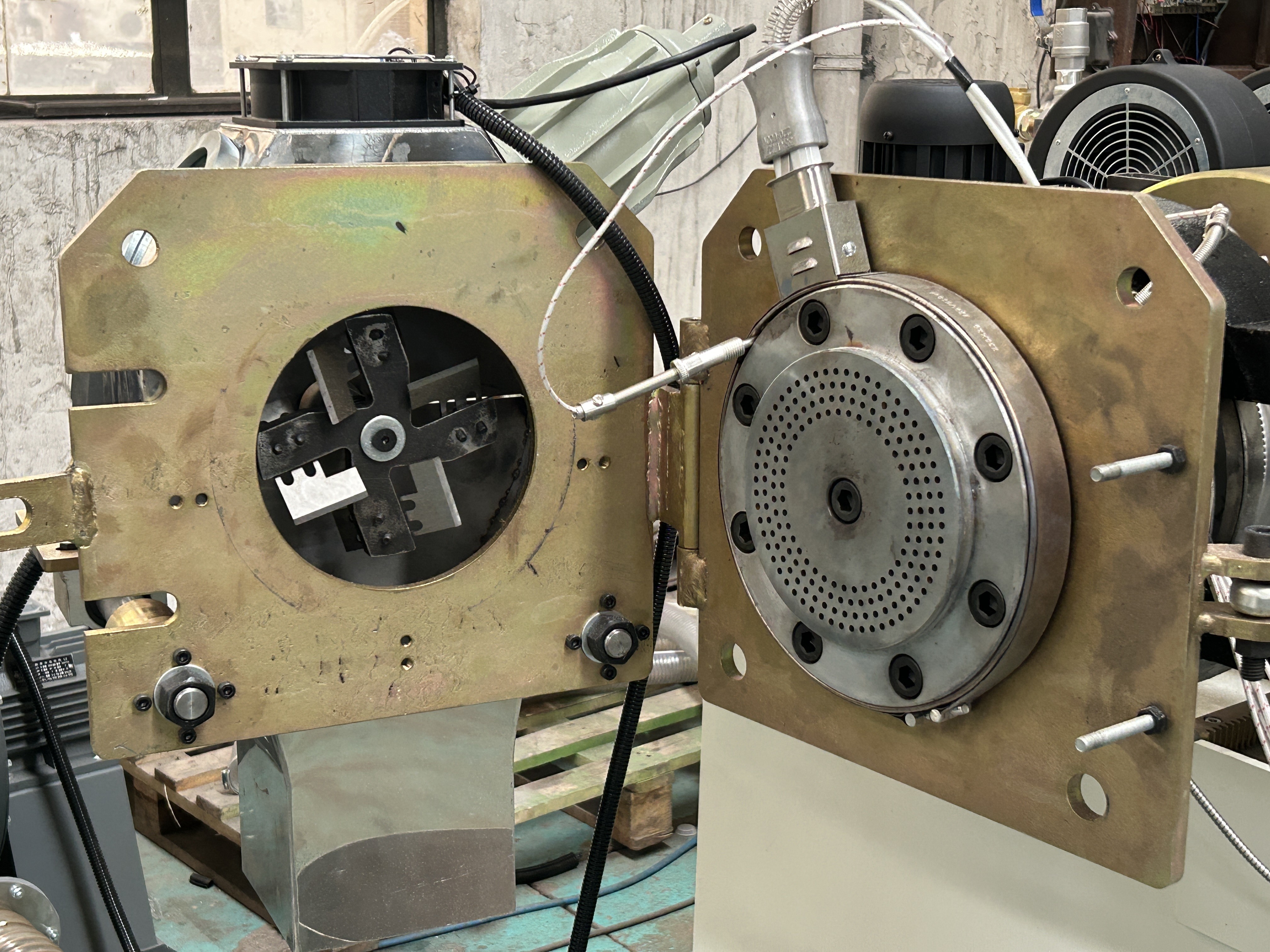 High Production Capacity Soft Rigid PVC Granules Extrusion Making Machine PVC Pelletizing Extruder PVC Granulating Production Line