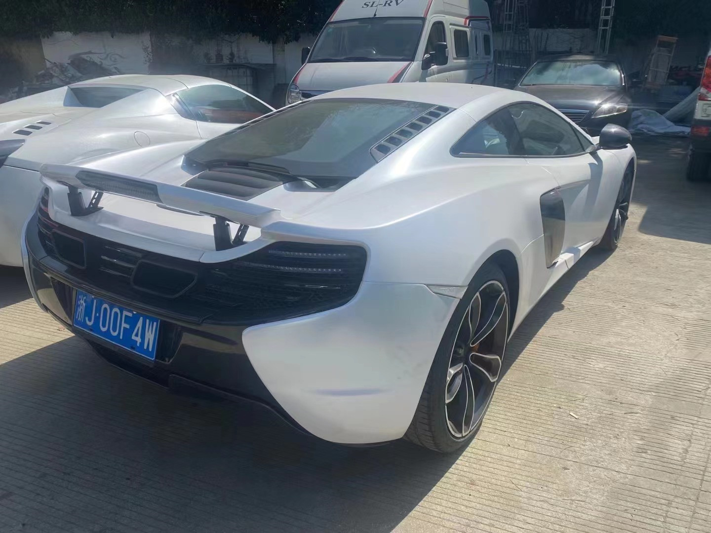 For McLaren MP4-12C Body Kit MP4-12C Upgrades the 650S-style Front and Rear Bumper Spoiler Hood Headlights