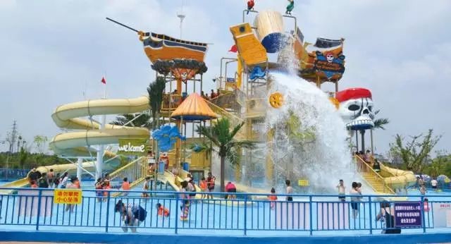 Excited Large Outdoor Rainbow Water Slide Weather Resistance