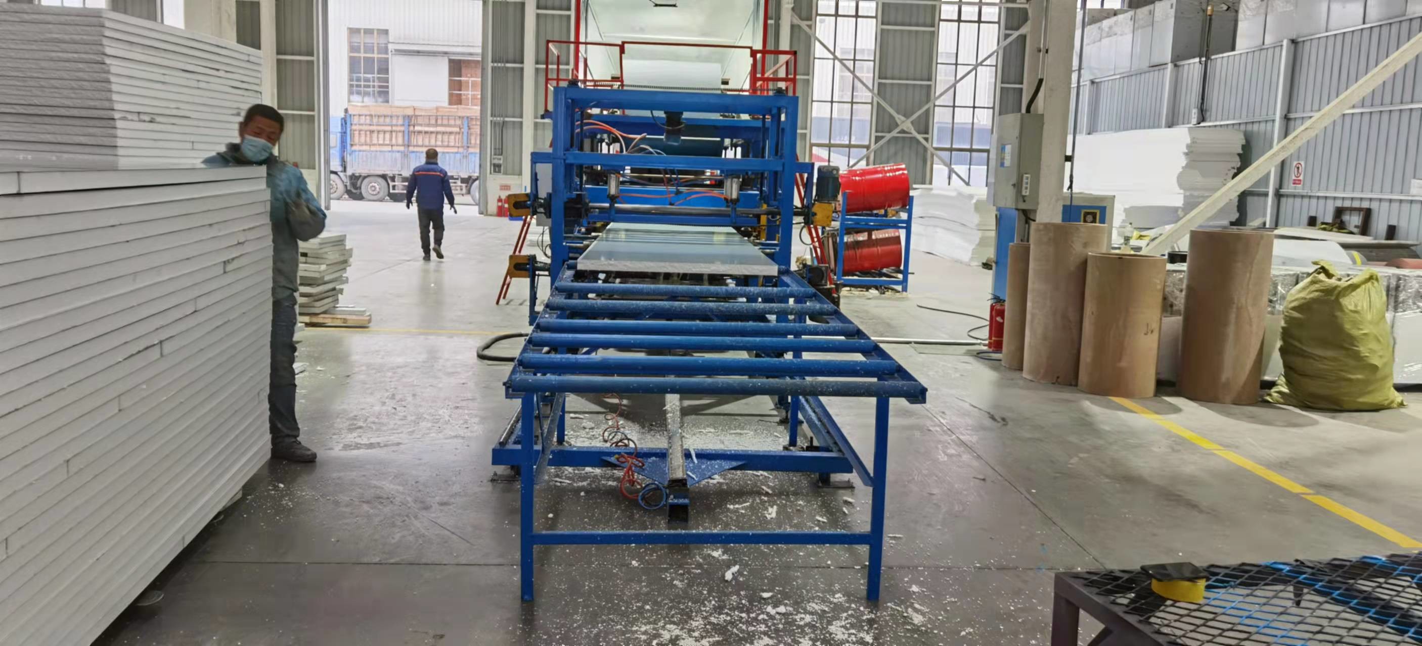 Rock Wool Insulated 0.3mm Sandwich Panel Roll Forming Machine